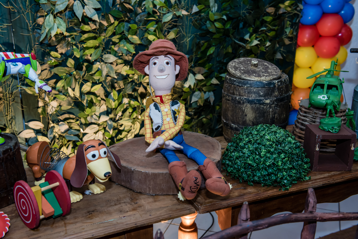 detalhe da mesa Toy Story