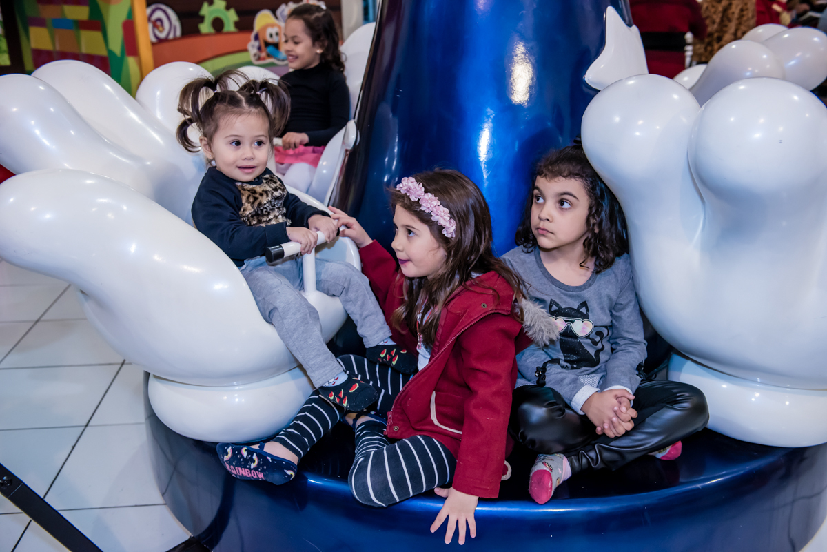 divertindo no carrossel