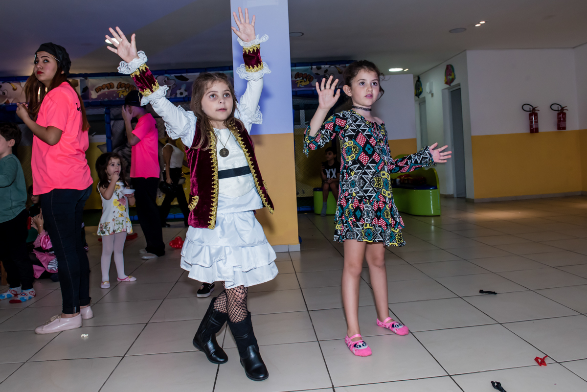 vai começar a balada da festa da marcella