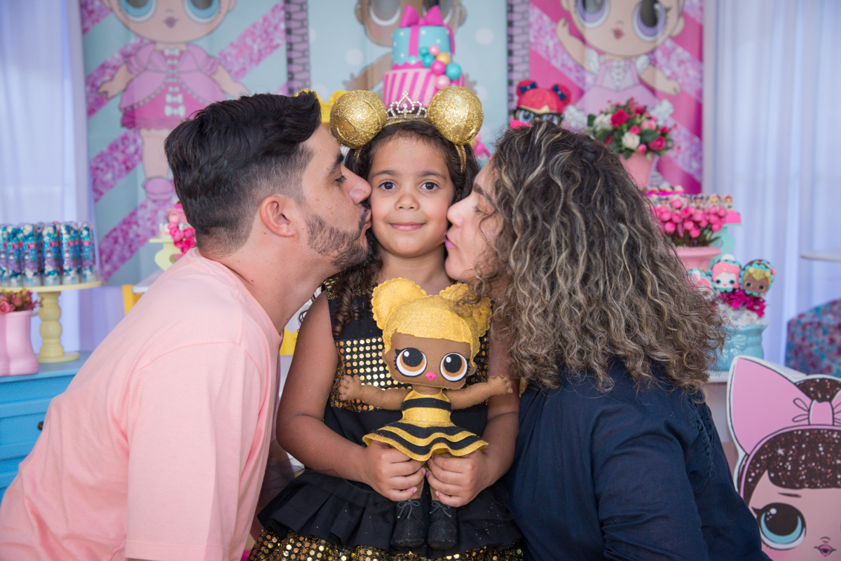 beijo sanduiche dos pais