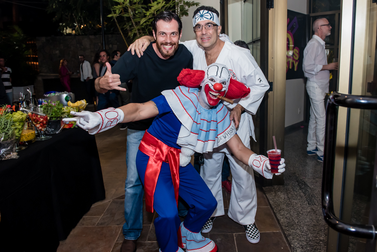 chegando mais convidados para a festa