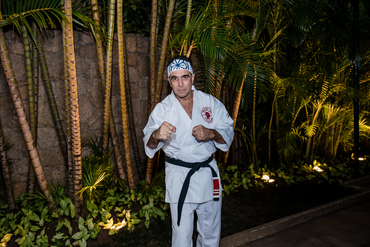 aniversariante esperando pelos convidados