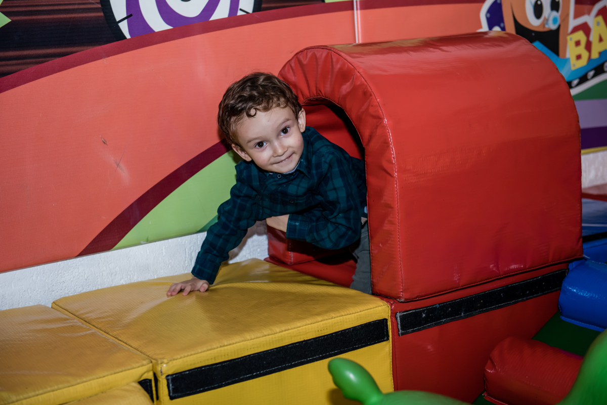 saindo do túnel na área baby