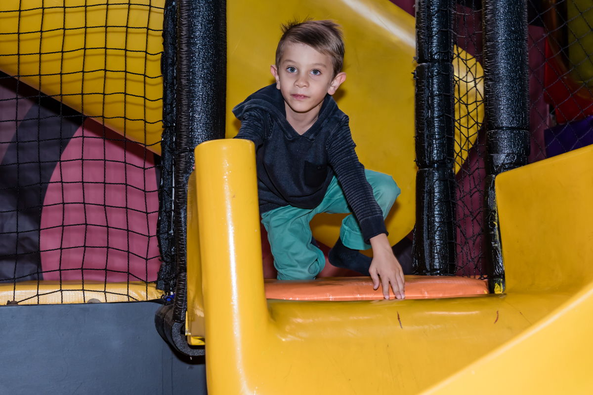 brincando no brinquedão