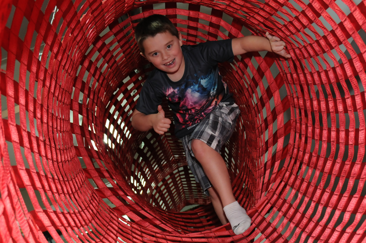 thiago no tunel do brinquedão no buffet espaço boo, Lapa, São Paulo