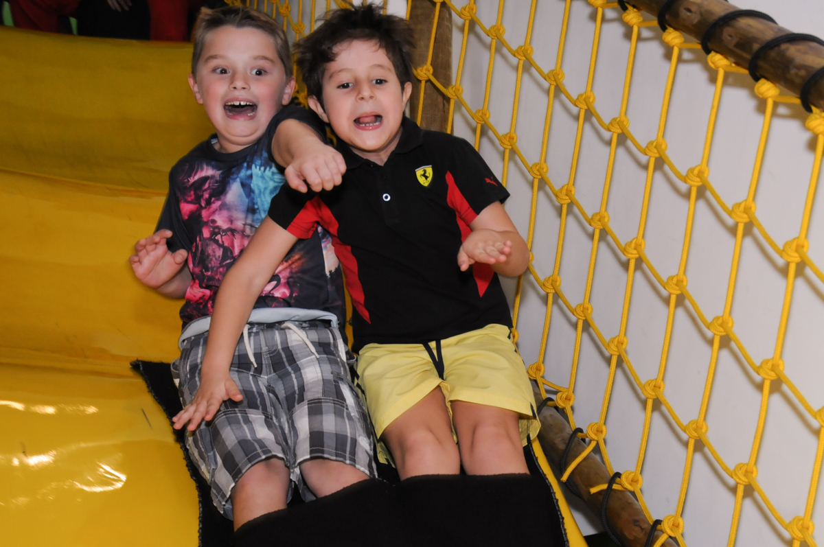 amiguinhos no brinquedão no buffet espaço boo, Lapa, São Paulo
