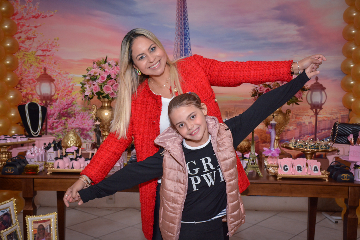 carinho ao posar para a foto