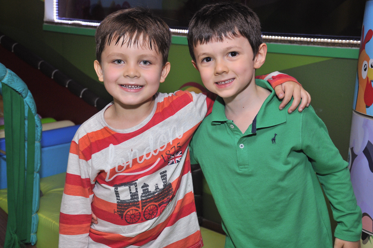 amiguinhos do gustavo no buffet viva vida, fazendinha butantã