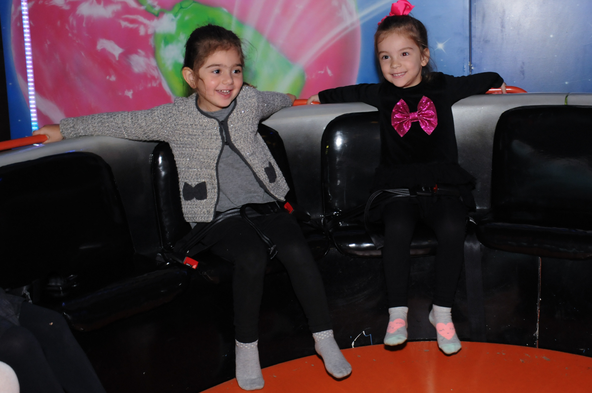 bagunça no labamba no Buffet Planeta Prime-Alphaville