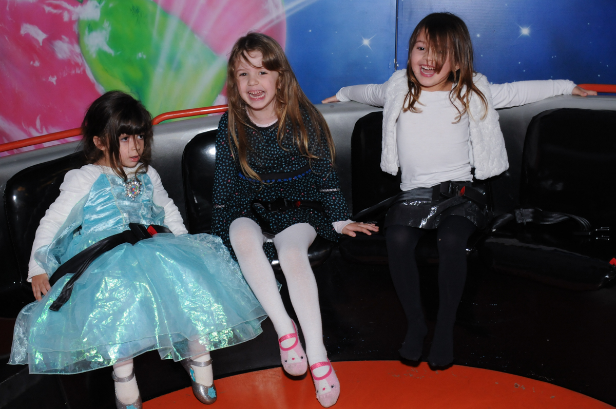 brincadeiras no labamba no Buffet Planeta Prime-Alphaville