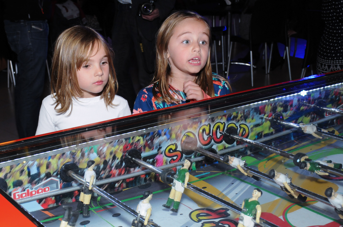 alegria de ganhar nos jogos no Buffet Planeta Prime-Alphaville