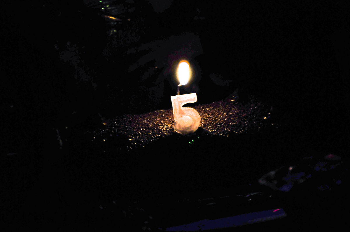 velinha do bolo no Buffet Planeta Prime-Alphaville