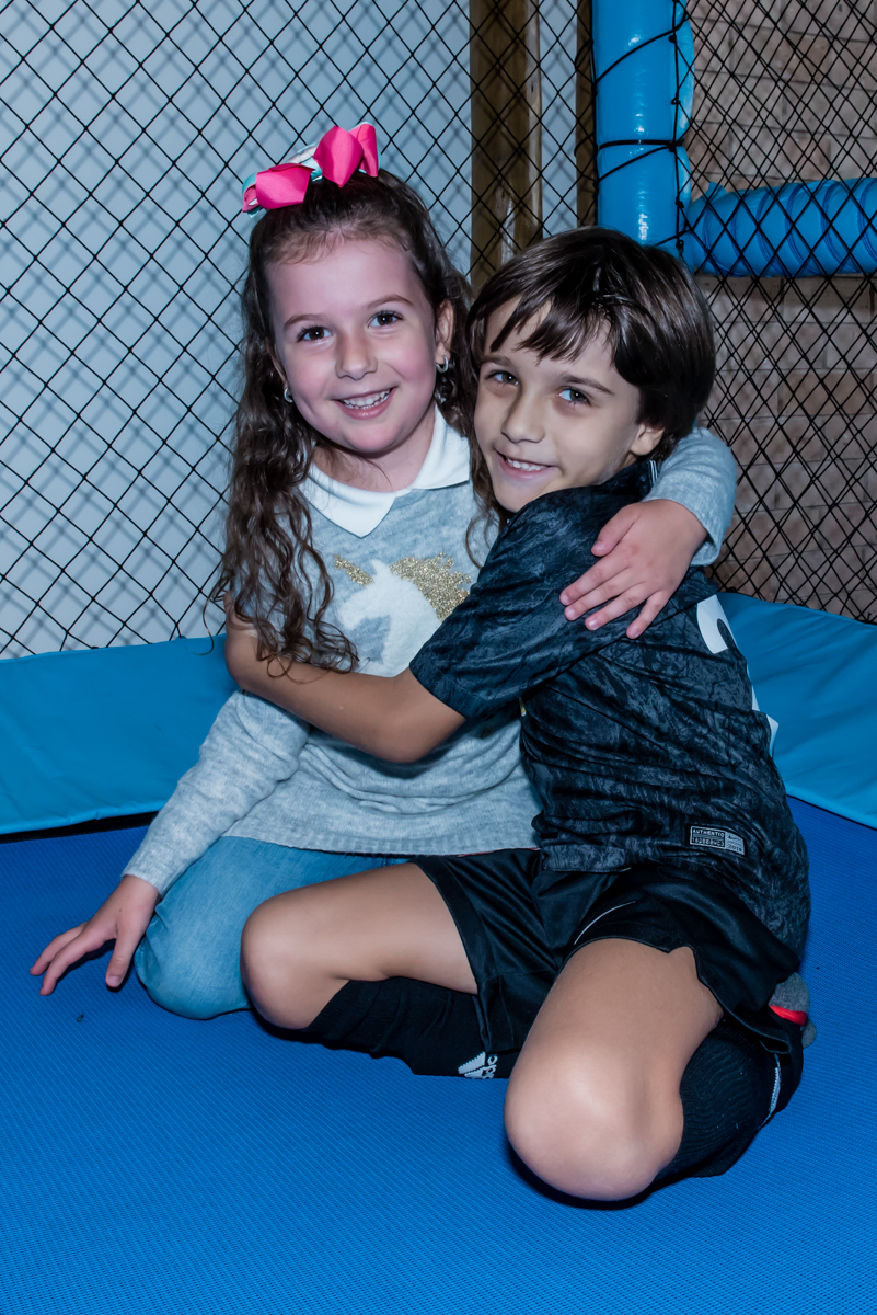 abraço gostoso na amiga