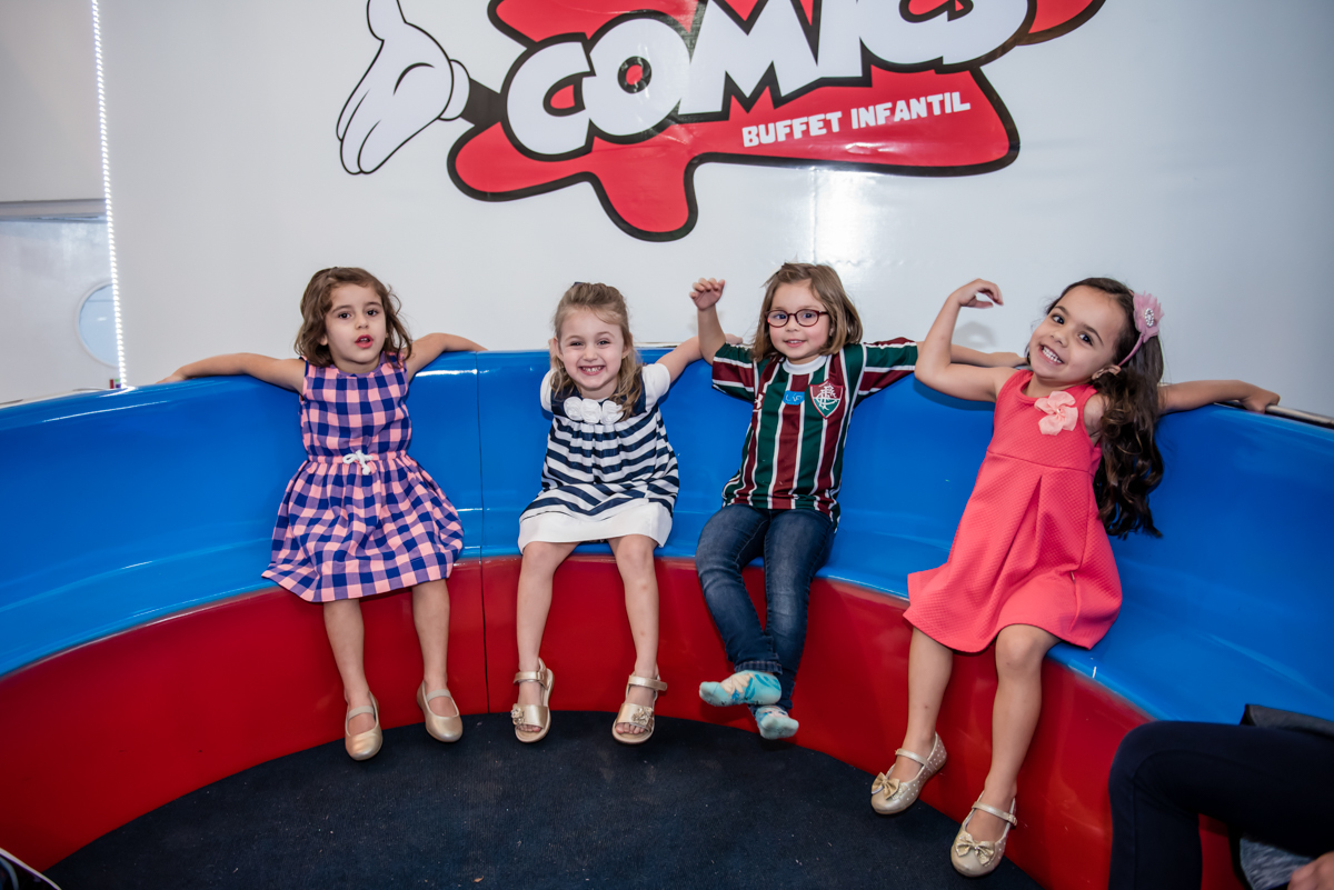 brincando com os amigos no labamba