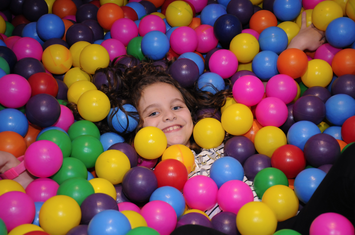 piscina de bolinha no Buffet Espaço Parabéns, Lapa