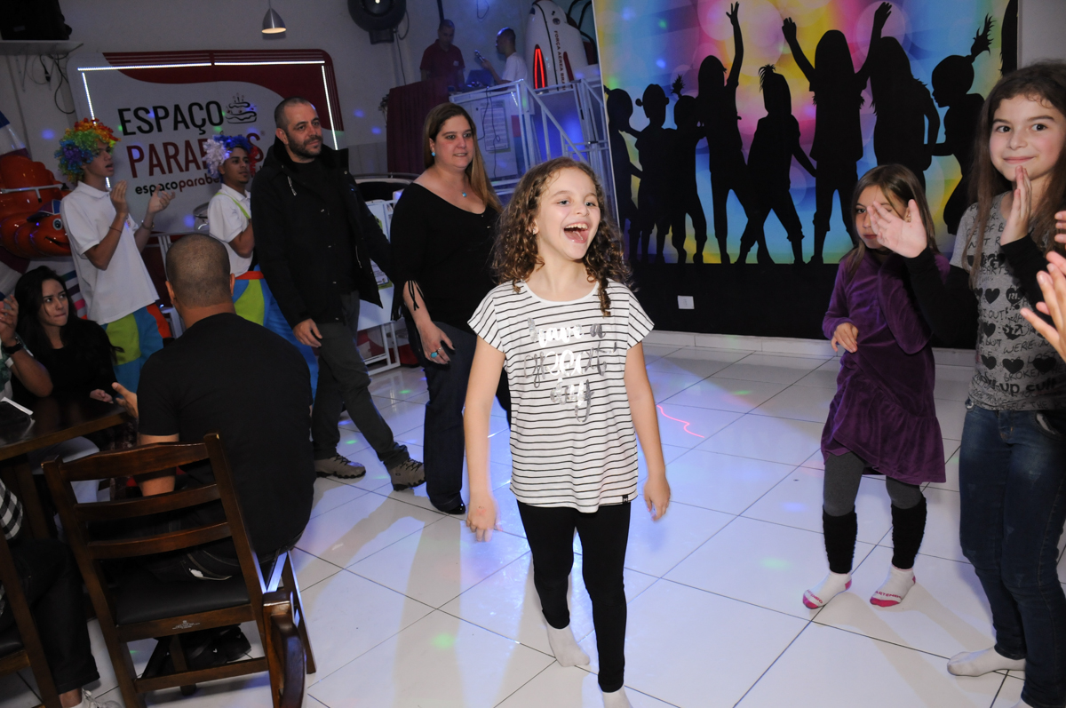 entrada para o parabéns no Buffet Espaço Parabéns, Lapa