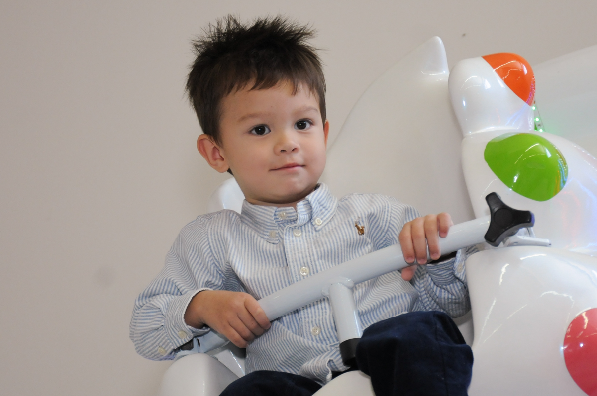 mais brincadeiras no carrossel no Buffet Magic Joy - Moema, São Paulo