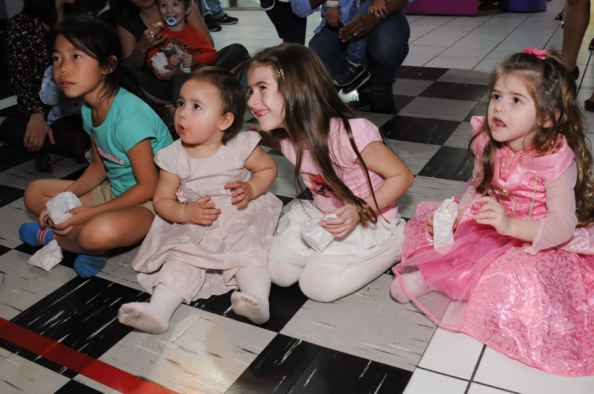 show de fantoche no Buffet Magic Joy - Moema, São Paulo