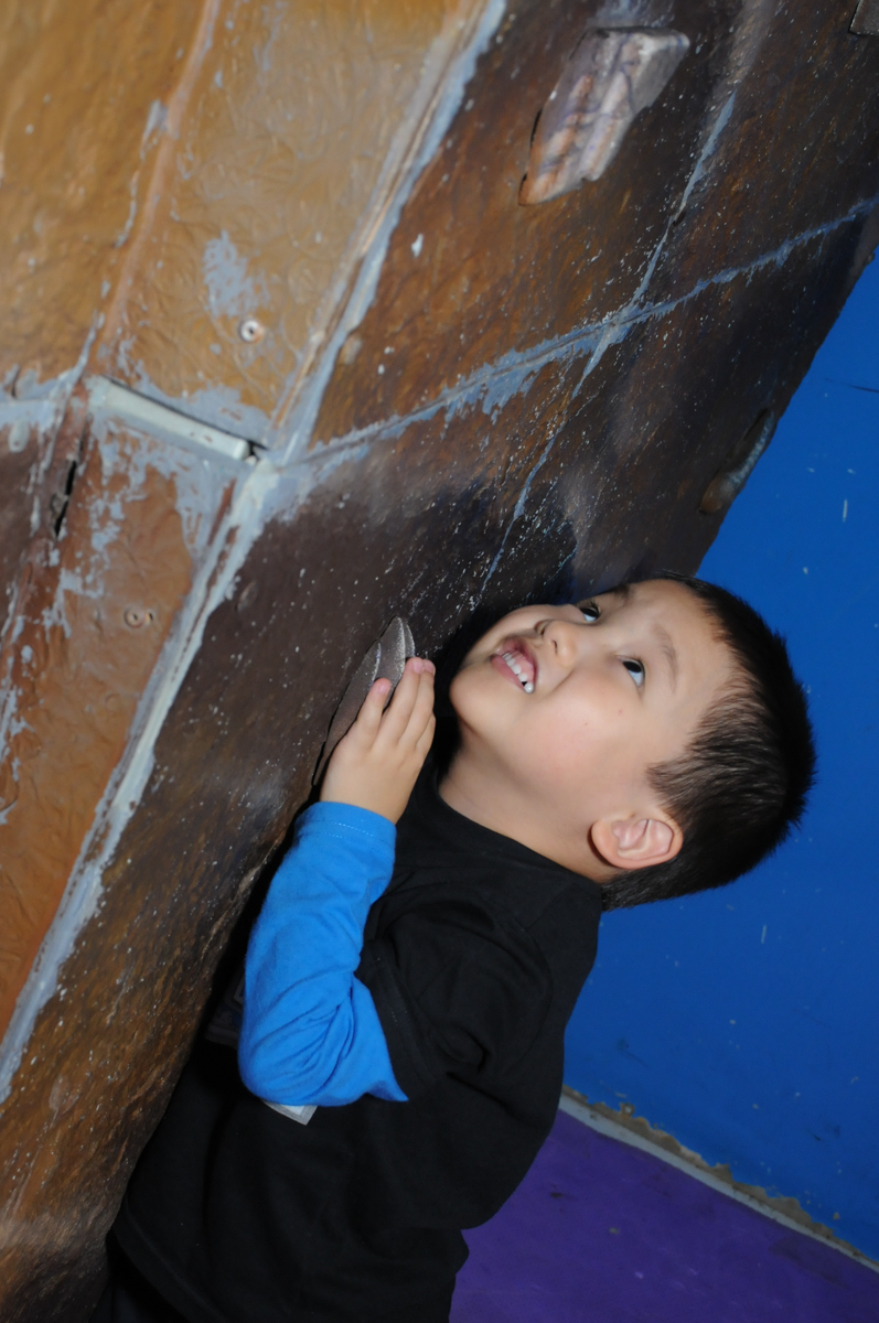 parede de escalada no Buffet Infantil Anarquia Park, Moema, São Paulo, SP