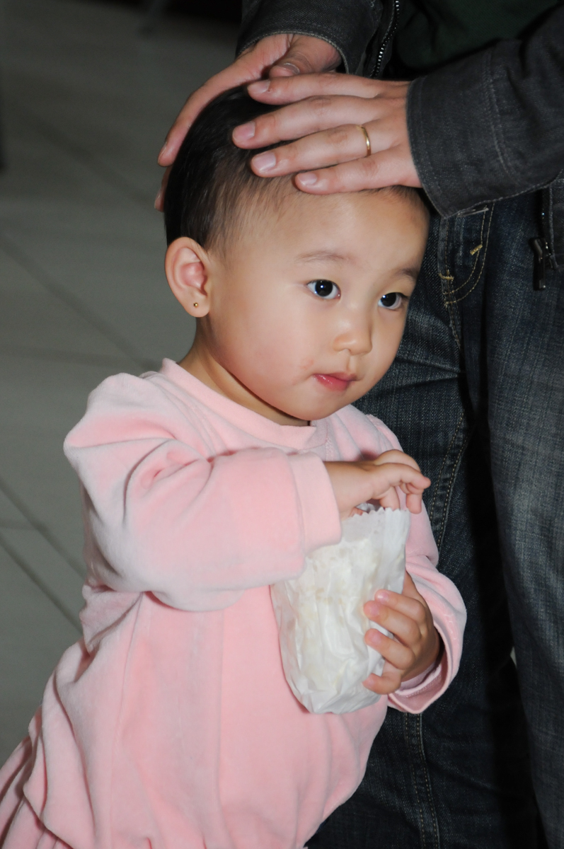 afago do papai no Buffet Infantil Anarquia Park, Moema, São Paulo, SP