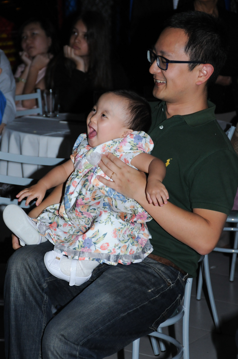 momentos de alegria assistindo a retrospectiva no Buffet Infantil Anarquia Park, Moema, São Paulo, SP