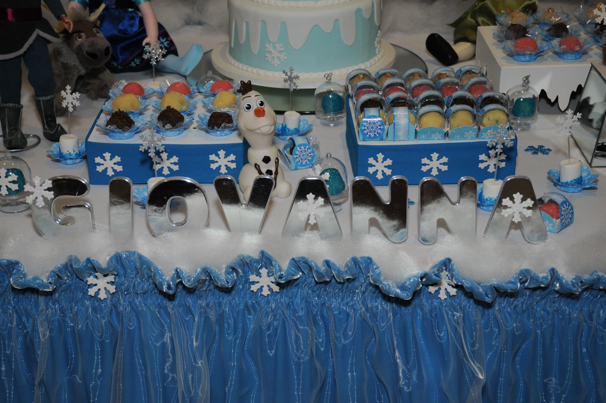 Tema frozen no condomínio Granja Vianna