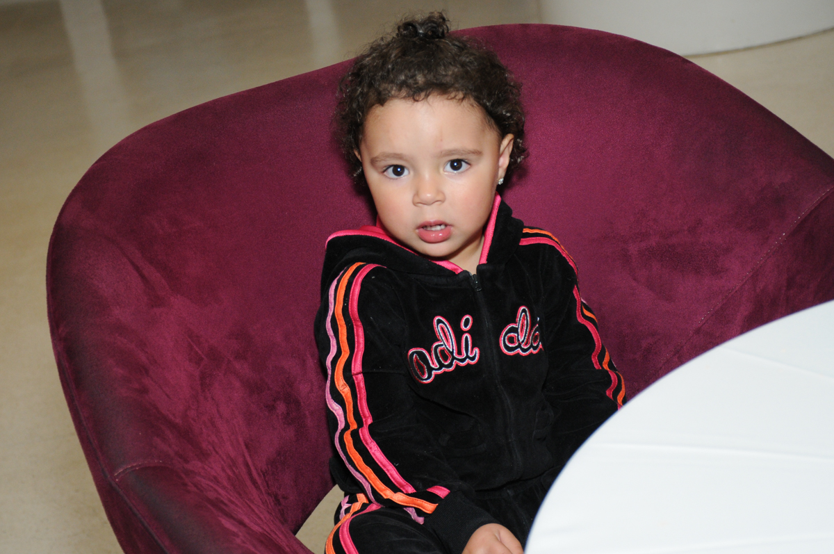 bagunça na festa de aniversário no condomínio Granja Vianna