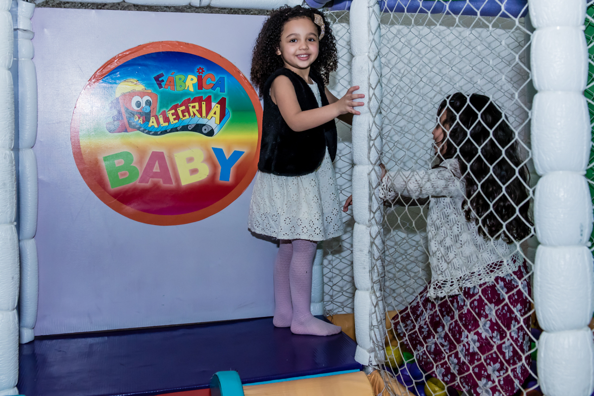 as amigas estão chegando para a festa da sophia