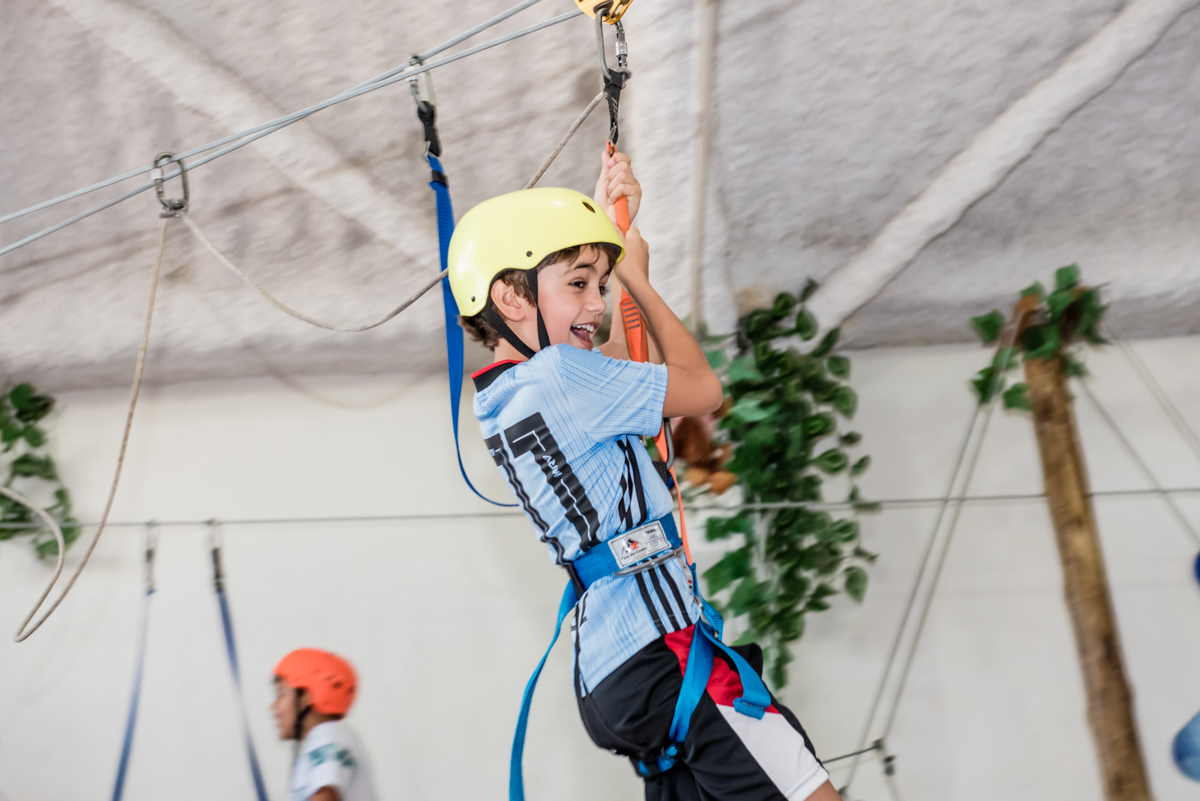 o aniversariante feliz com os amigos