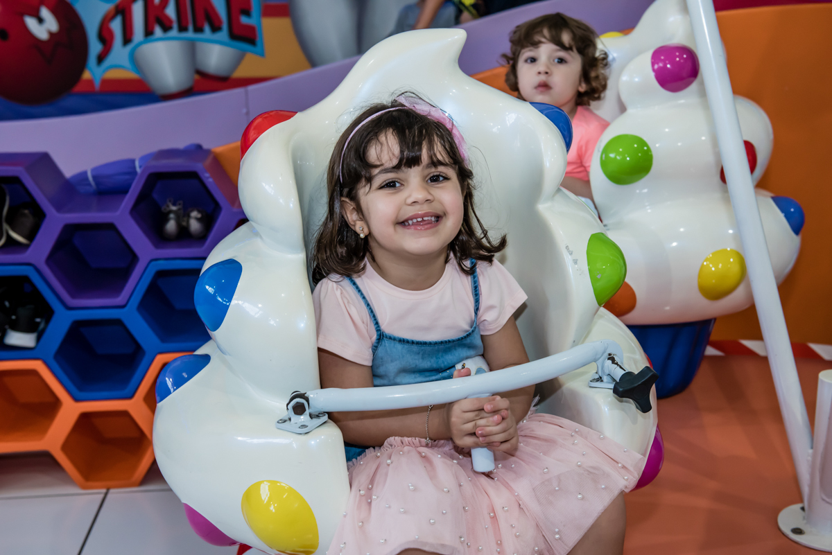 hora de se divertir no carrossel