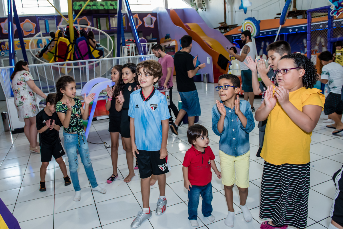 vai começar a gincana com os monitores