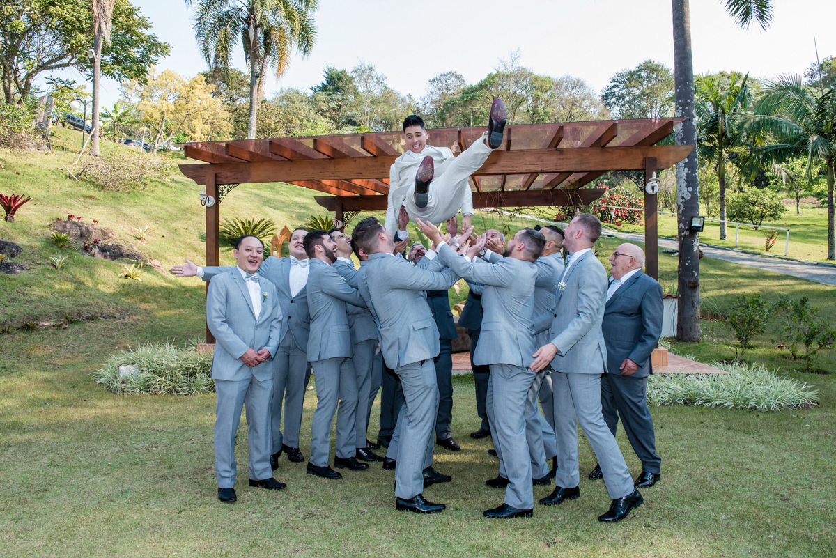 hora de jogar o noivo para cima