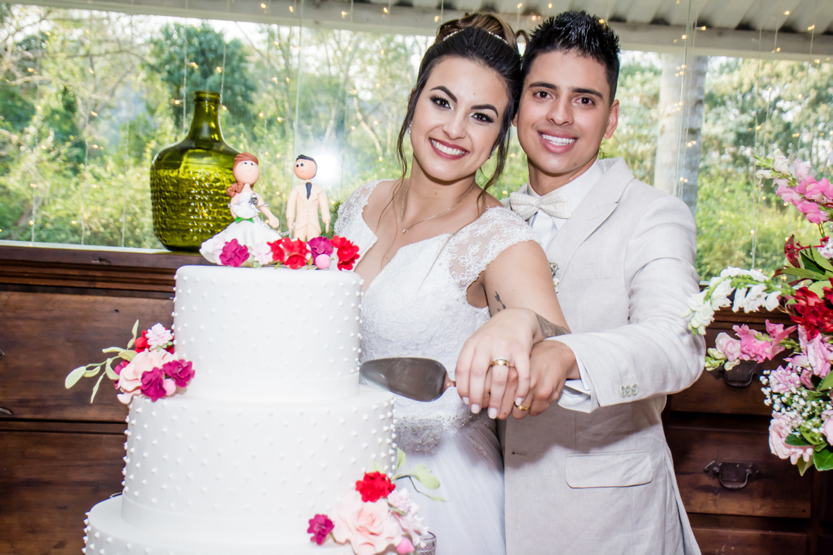 corte do bolo da noiva