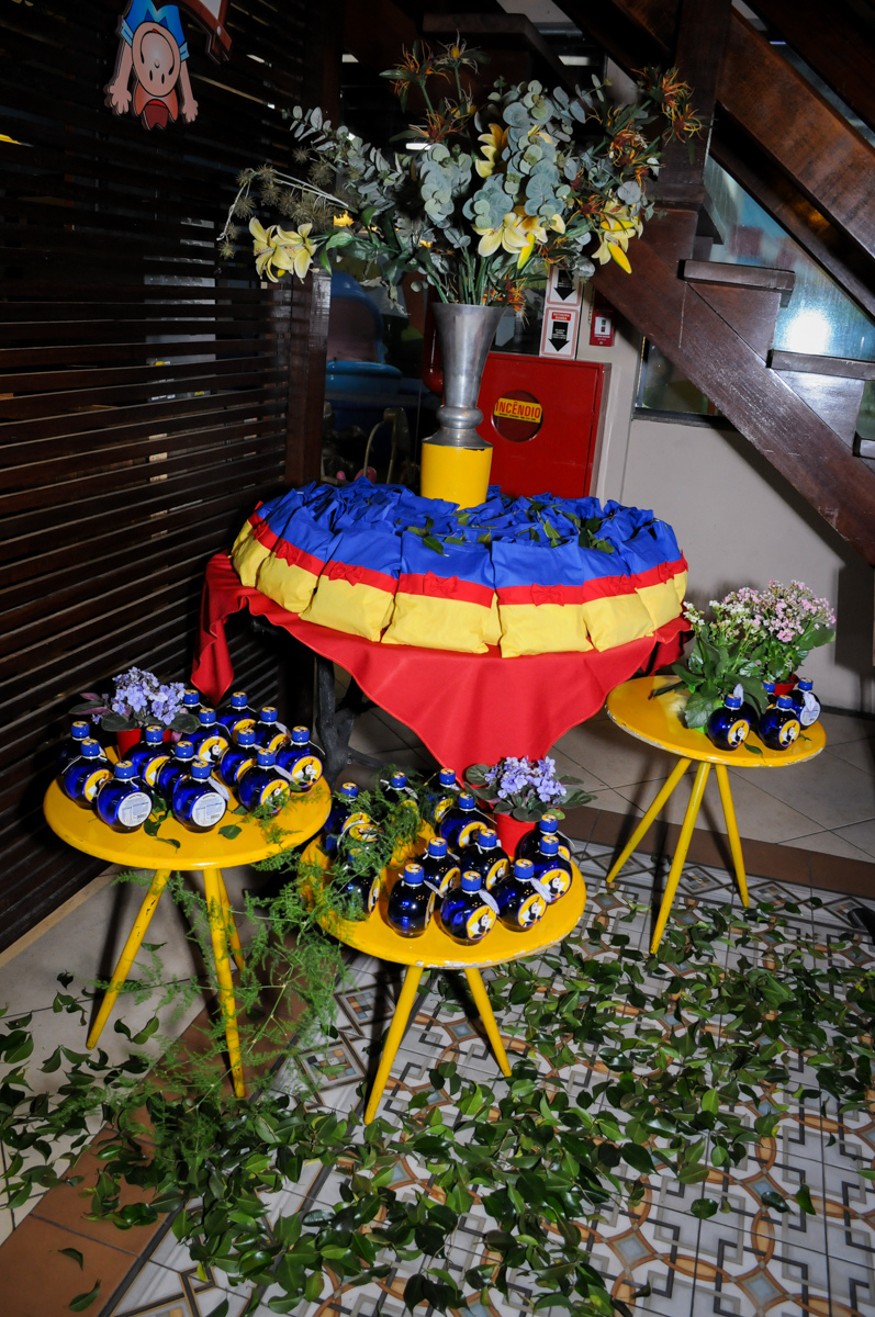 mesa com lembrnaçinhas no Buffet Viva Vida, Butantã, São Paulo