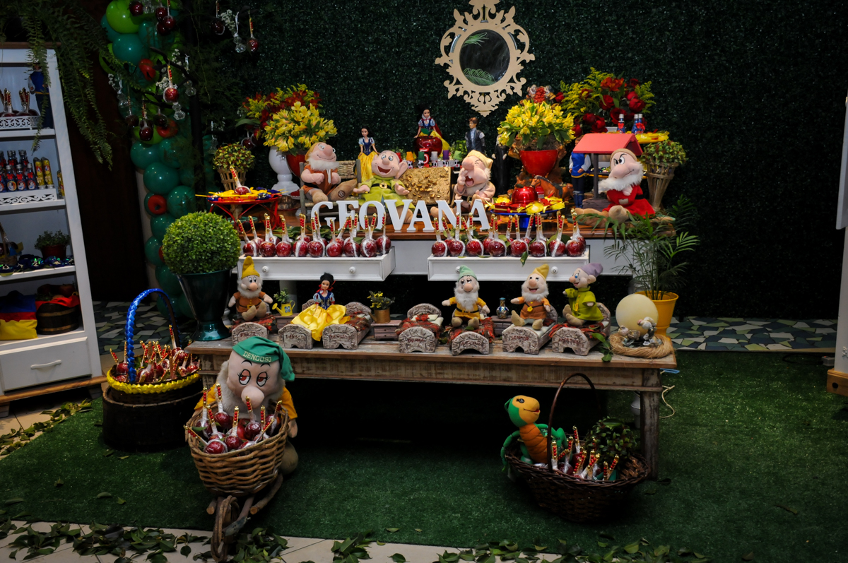 detalhes da mesa decorada no Buffet Viva Vida, Butantã, São Paulo
