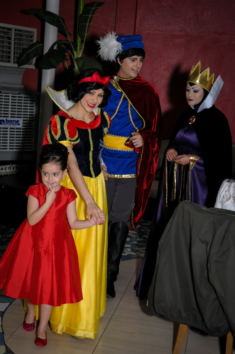 chegada da branca de neve e o príncipe no Buffet Viva Vida, Butantã, São Paulo