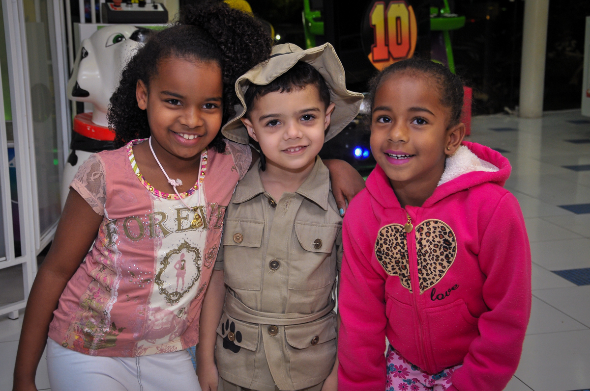 aniversariantes e amiguinhos no Buffet infantil Max Mania, Panambi