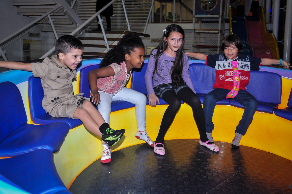 convidados no labamba do Buffet infantil Max Mania, Panambi