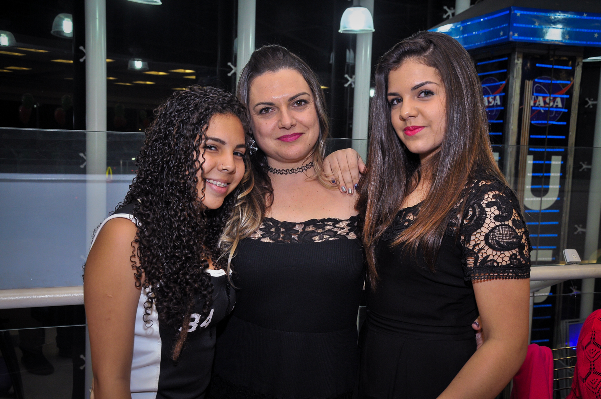 foto da mãe com as amigas no Buffet infantil Max Mania, Panambi