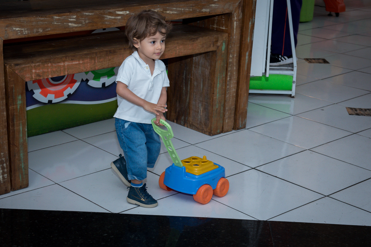 brincadeira antiga de puxar o carrinho