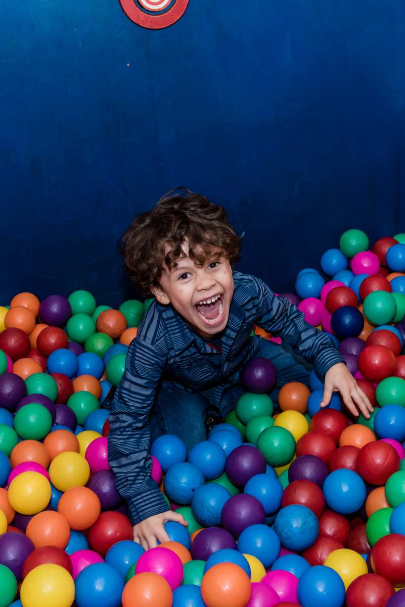 tombo divertido do brinquedo tombo legal