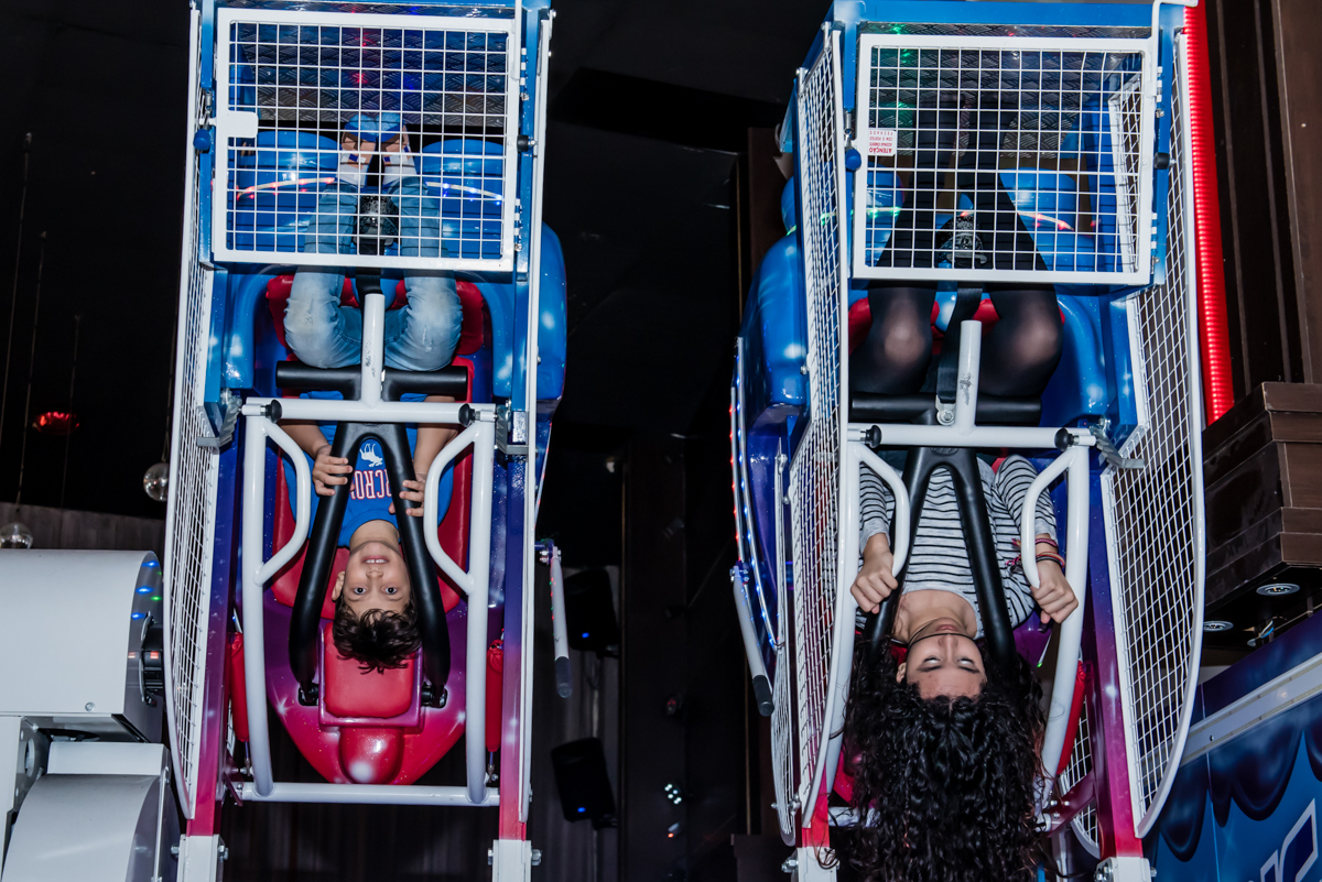 os amigos também curte o brinquedo radic al
