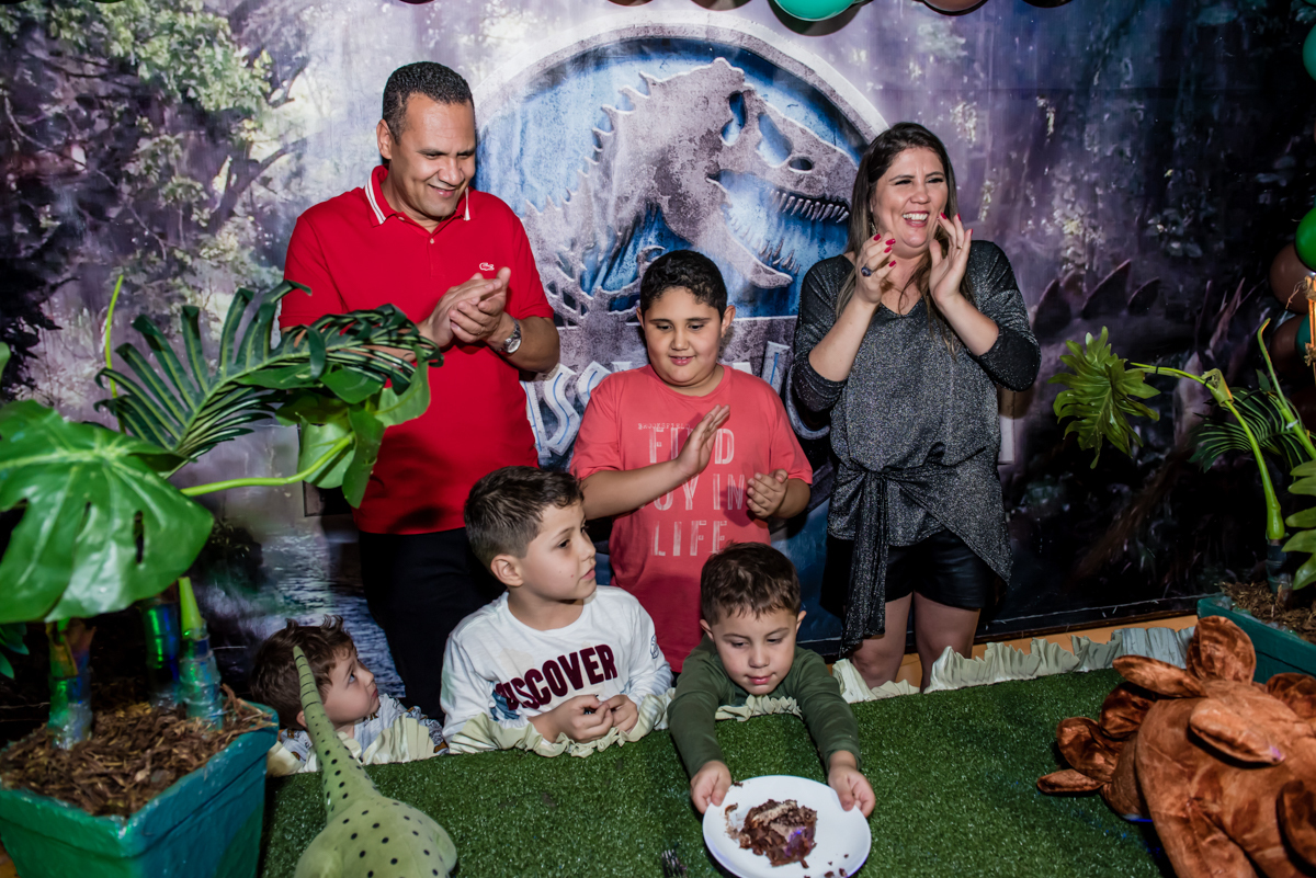 quem vai ganhar o primeiro pedaço de bolo
