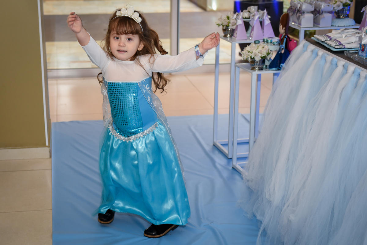 a aniversariante não para de dançar