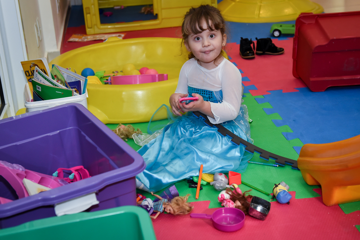 brincando muito na área baby