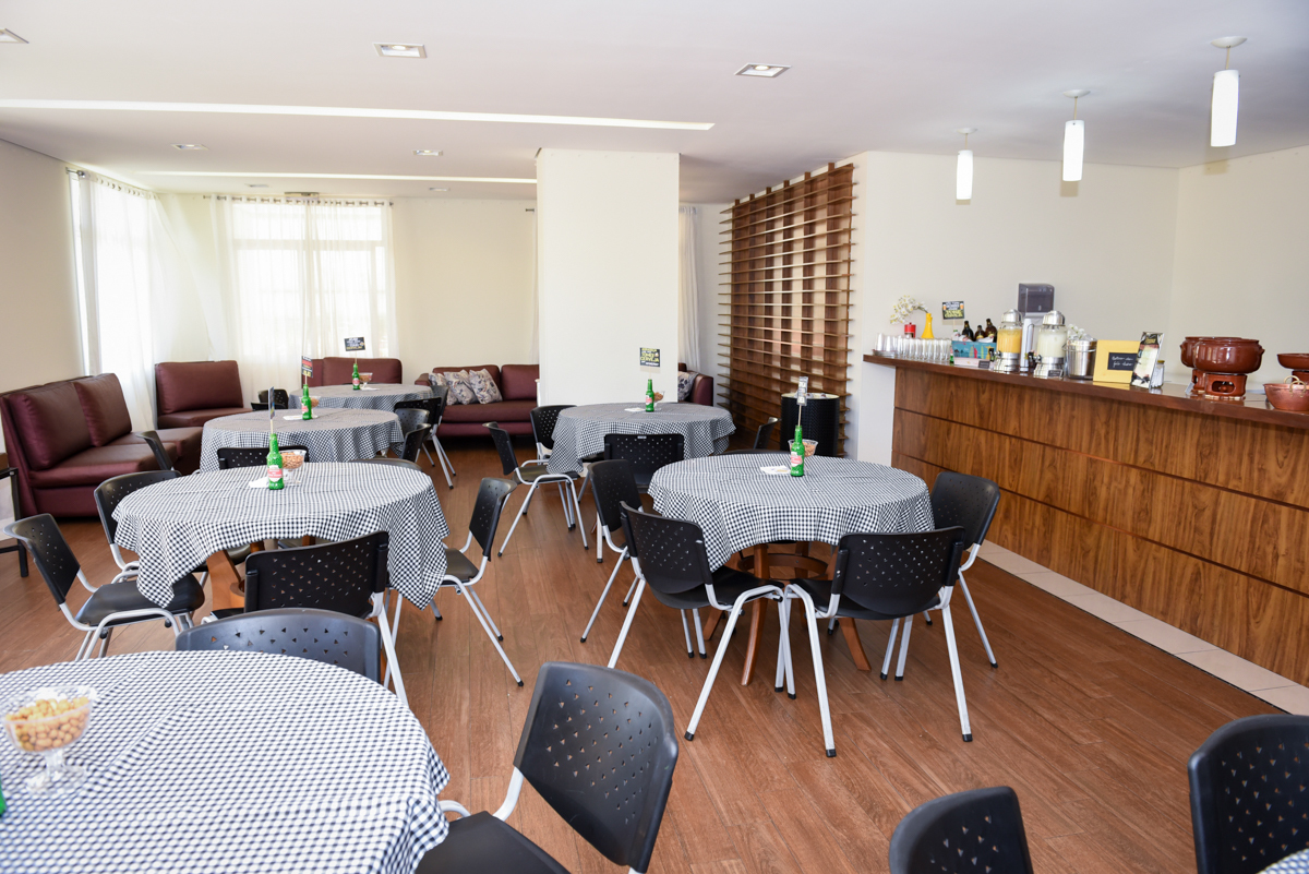 salão decorada com tema comida de boteco