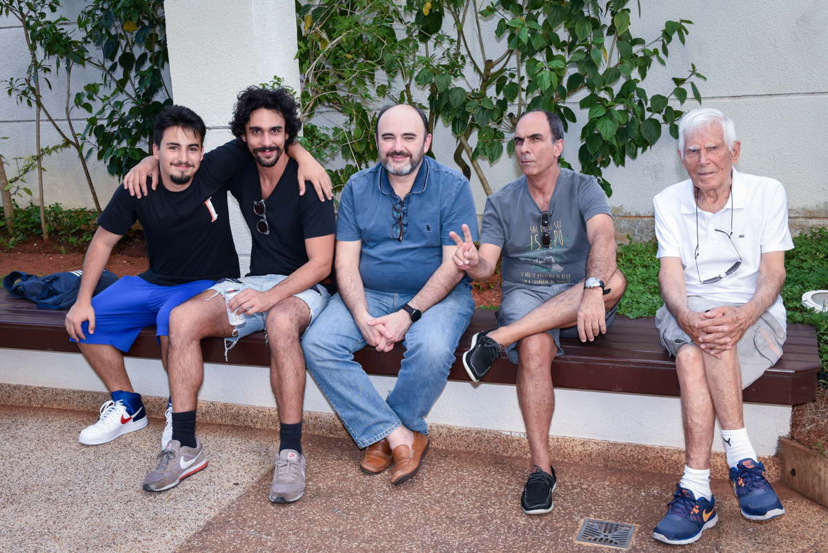 os amigos de papo no jardim