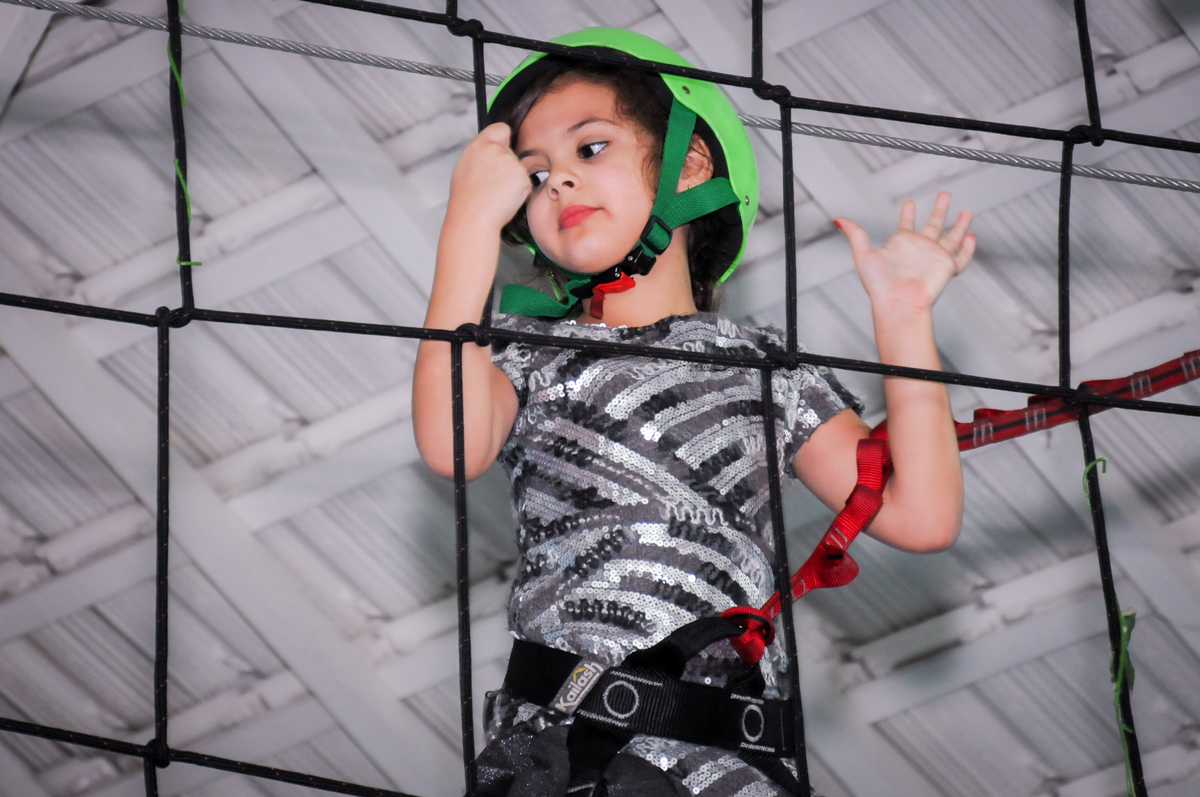 convidada no arvorismo no Buffet Infantil Ra Tim Boom, Saude, São Paulo