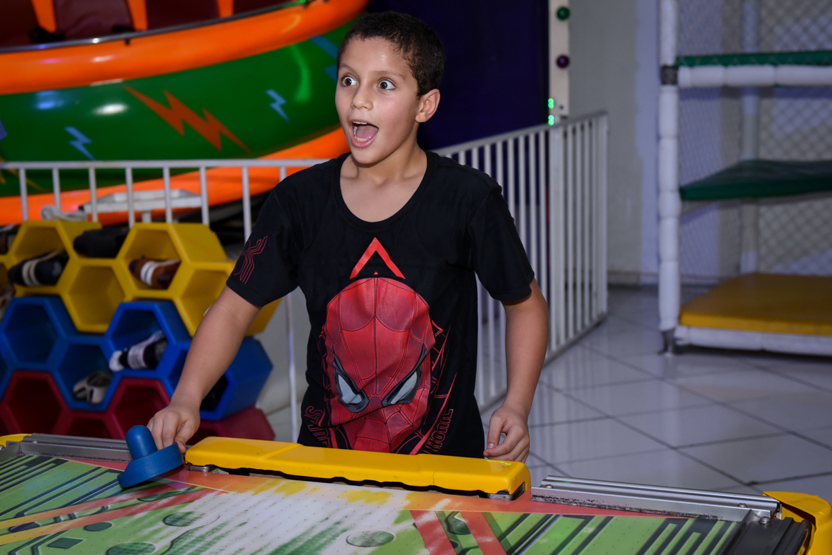 fim de festa com jogo de futebol