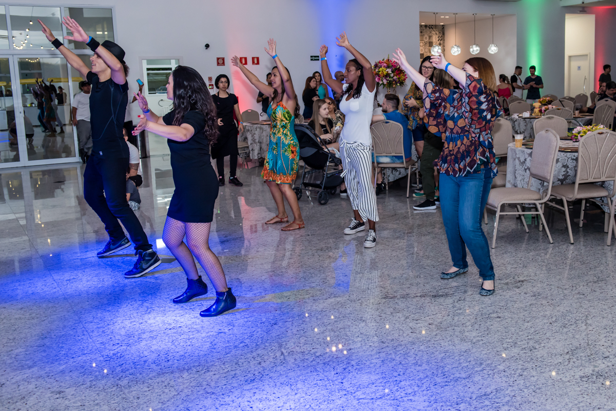 hora de se divertir com a música